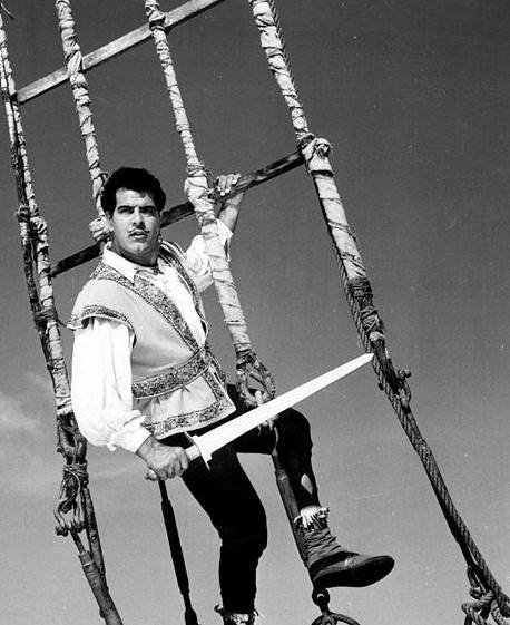 1959 में हुए कॉमनवेल्थ गेम्स के दौरान किंग कॉन्ग, जॉर्ज गॉर्डिंको और जॉन डिसिल्वा जैसे पुराने रेस्लर्स को हराकर वह चैंपियन बन गए थे। 1968 में अमेरिका के लोउ के हराकर वह वर्ल्ड चैंपियन बन गए थे।