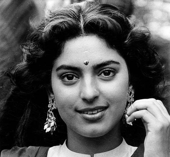 80 और 90 के दशक में बॉलीवुड पर राज करने वाली एक्ट्रेस जूही चावला ने मिस इंडिया बनने के बाद एक्टिंग की शुरुआत की थी। जूही साल 1984 में मिस इंडिया बनी थीं। इसके दो साल बाद 1986 में उन्होंने फिल्म सल्तनत से बॉलीवुड में एंट्री ली।