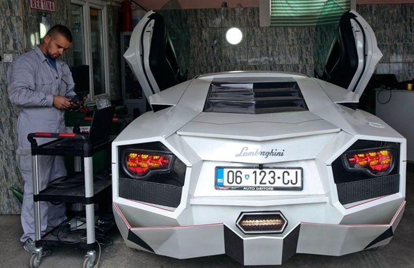 कार पर सेलमानी ने 35 हजार डॉलर (करीब 23 लाख रुपए) खर्च किए हैं। (Photo: AP)