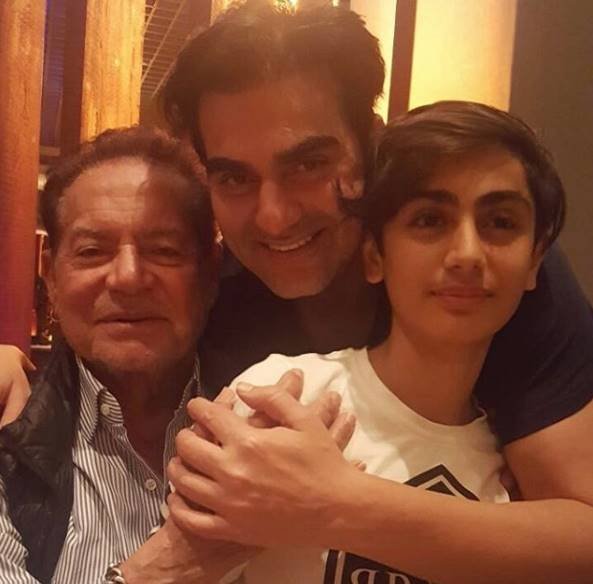 मलाइका अरोड़ा की बहन अमृता अरोड़ा ने इस डिनर पार्टी की कुछ तस्वीरें अपने इंस्टाग्राम अकाउंट पर शेयर कीं।