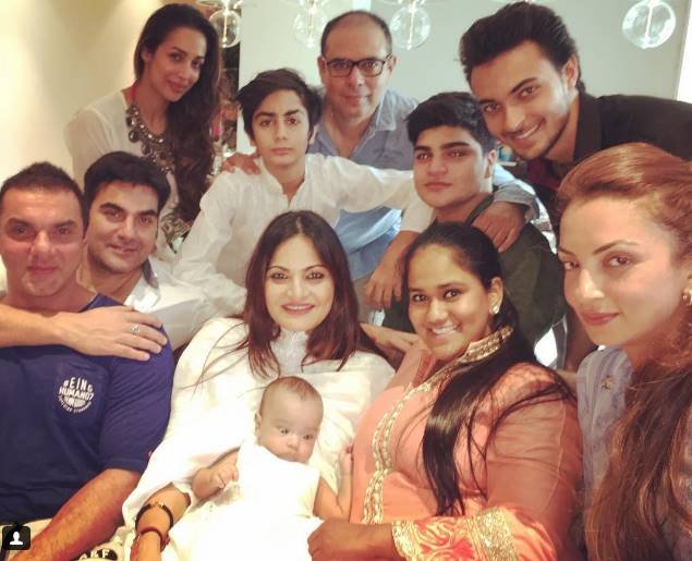 बेटे के बर्थडे से पहले ईद के मौके पर भी मलाइका अरबाज की फैमिली के साथ ही दिखी थीं।