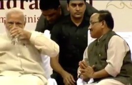 Narendra Modi, Goa CM, Laxmikant Parsekar, Viral Video, Modi Goa CM Video, Slave Goa CM, Modi In Goa, Viral News, Twitter Viral, Video News, India, Jansatta