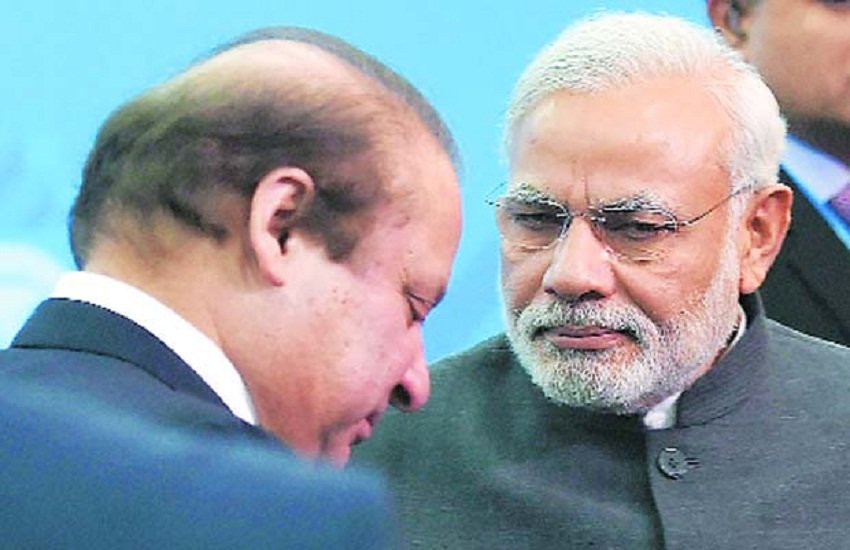 पाकिस्तानी प्रधानमंत्री नवाज शरीफ और भारतीय प्रधानमंत्री नरेंद्र मोदी (दाएं) (फाइल फोटो) पाकिस्तानी प्रधानमंत्री नवाज शरीफ और भारतीय प्रधानमंत्री नरेंद्र मोदी (दाएं) (फाइल फोटो)