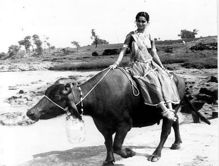 अपने जमाने की मशहूर एक्ट्रेस पद्मिनी कोल्हापुरे आज यानि 1 नवंबर को अपना बर्थडे मना रही हैं।