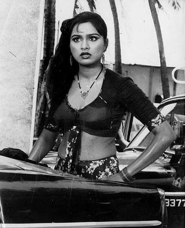 स्मृति ईरानी के क्योंकि सास भी कभी बहू थी शो छोड़ने पर खबर आई थी कि पद्मिनी ये रोल करने वाली हैं। लेकिन बाद में यह रोल गौतमी कपूर ने निभाया था।