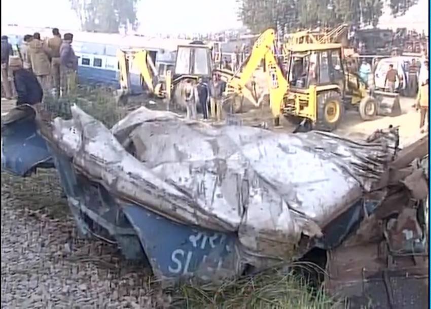 patna indore express, derailment, train accident today, indian railways, patna indore train derail, kanpur train accident death toll, kanpur train accident deaths, train accident, train accident deaths, train accident death toll, kanpur indore train accident deaths, PAtna Indore express, Kanpur, Kanpur train, Kanpur train accident, Kanpur derailed train, Kanpur train derail, Jansatta
