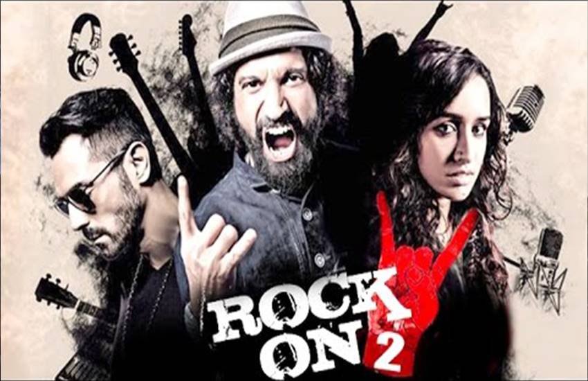 रॉक ऑन-2 रिव्यू: प्रोड्यूसर, डॉयलॉग राइटर, सिंगर, एक्टर, सभी जिम्मेदारियों में उलझे फरहान, पीछे छूट गई फिल्म