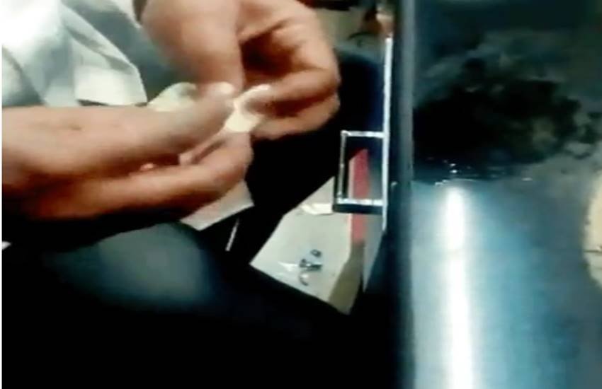 DeMonetisation, 500, 1000, 500 Note, 1000 Note, 500 and 1000 Rs, Narendra Modi, Note Ban, New Currency Notes, 2000 Rs Note, Twitter, Memes, Jokes, Social, Jansatta