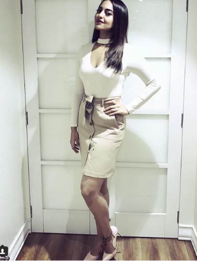 ऐ दिल है मुश्किल की सक्सेस के बाद करण को शाहरुख के बर्थडे पर पार्टी करने का मौका मिला। वह काफी रिलैक्स्ड लग रहे हैं।