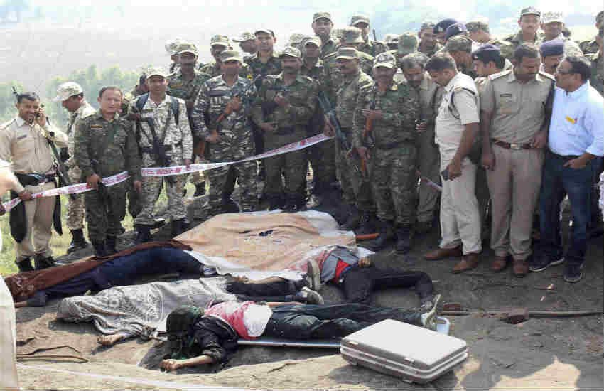 SIMI terrorists, SIMI terrorists Encounter, Bhopal Encounter, MP police, Bhopal Central Jail, Bhopal Jail Encounter, SIMI, SIMI Motive, Madhya Pradesh Police, Shivraj Singh Chouhan, Post-Mortem, Autopsy, India, Jansatta SIMI terrorists, SIMI terrorists Encounter, Bhopal Encounter, MP police, Bhopal Central Jail, Bhopal Jail Encounter, SIMI, SIMI Motive, Madhya Pradesh Police, Shivraj Singh Chouhan, Post-Mortem, Autopsy, India, Jansatta