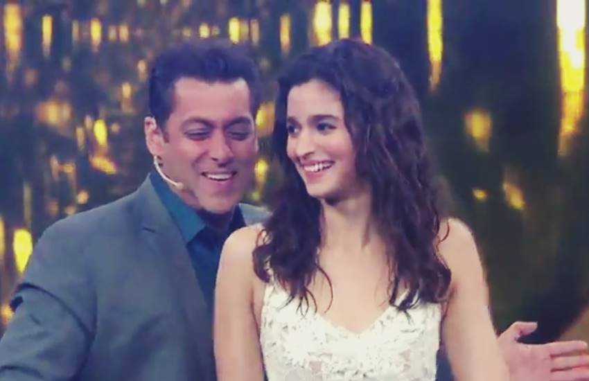 Alia bhatt, Alia bhatt dance with Salman Khan, Alia bhatt dance in bigg boss, Alia Bhatt and Salman Khan, Dear zindagi star cast in bigg boss, bigg boss season 10 bigg boss 10, bigg boss news, entertainment news in hindi, bollywood news in hindi Alia bhatt, Alia bhatt dance with Salman Khan, Alia bhatt dance in bigg boss, Alia Bhatt and Salman Khan, Dear zindagi star cast in bigg boss, bigg boss season 10 bigg boss 10, bigg boss news, entertainment news in hindi, bollywood news in hindi