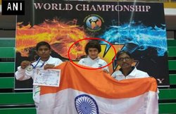 कश्मीर की तजुम्मल इस्लाम ने रचा इतिहास, बनीं किक बॉक्सिंग में वर्ल्ड चैंपियन, इटली में देश के लिए जीता गोल्ड मेडल