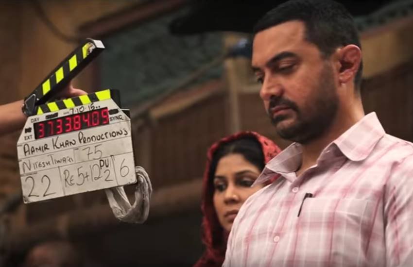 Dangal behind the scenes, haanikaarak baapu behind the scenes, Aamir Khan, Sanya Malhotra, Fatima Sana Sheikh, Mr Perfectionist, dangal, aamir khan dangal, dangal aamir khan, dangal Sanya Malhotra, Sanya Malhotra dangal, Fatima Sana Sheikh dangal, dangal latest updates, dangal latest news, dangal movie videos, haanikaarak baapu dance video, dangal dance moves, dangal wrestling moves, bollywood news in hindi, entertainment news in hini