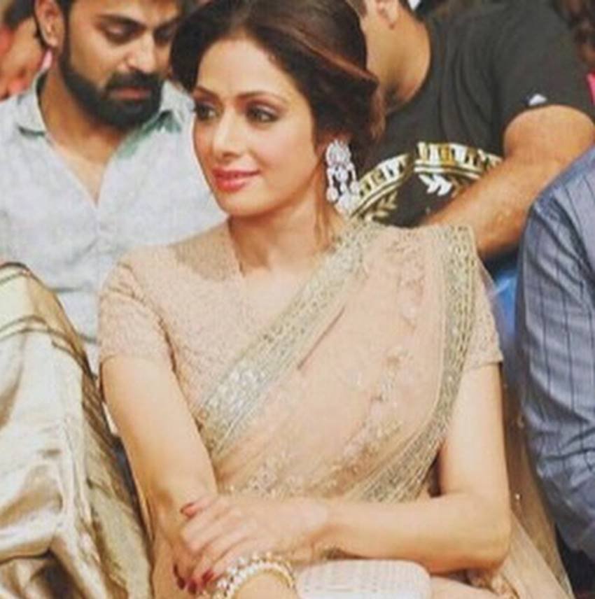 amitabh bachchan, sridevi, rekha, milind soman, tabu, rahul khanna