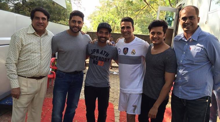 दरअसल, अभिषेक का मतलब यह था कि वे पिछले कई दिनों से अपने काम में काफी बिजी थे। अभिषेक ने बताया कि पिछले कई दिनों से वे फिल्म सिटी की शूटिंग में काफी व्यस्थ हो गए थे। वे अपनी टीम के साथ लगातार सफर कर रहे थे।