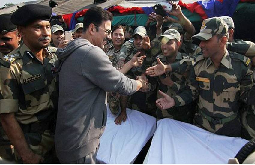 kshay kumar, akshay kumar bsf, akshay kumar bsf base camp, akshay kumar soldier, akshay kumar army, akshay kumar patriotic films, akshay kumar rustom, airlift, rustom, baby, holiday, akshay kumar films, akshay kumar toilet ek prem katha, akshay kumar jolly llb seque