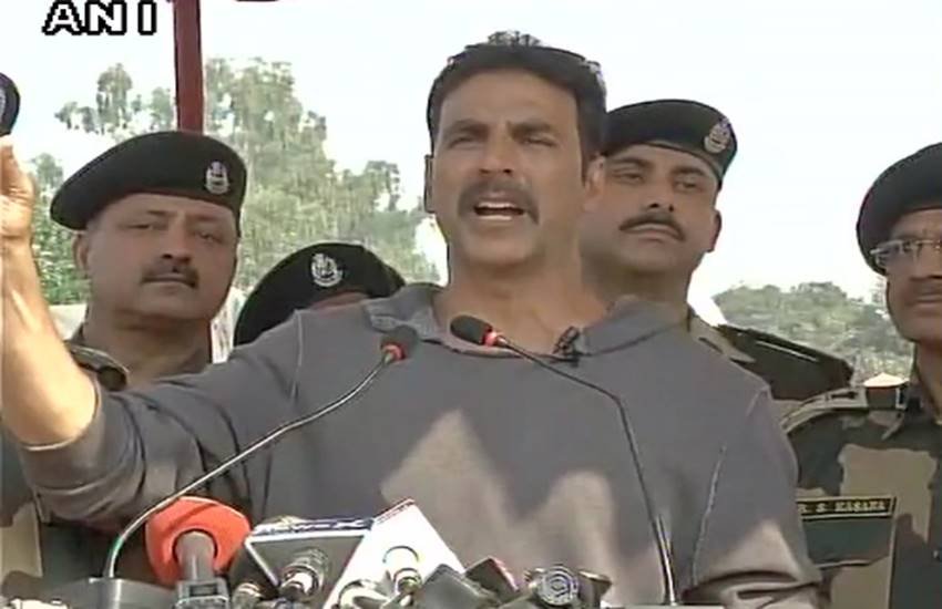 kshay kumar, akshay kumar bsf, akshay kumar bsf base camp, akshay kumar soldier, akshay kumar army, akshay kumar patriotic films, akshay kumar rustom, airlift, rustom, baby, holiday, akshay kumar films, akshay kumar toilet ek prem katha, akshay kumar jolly llb seque