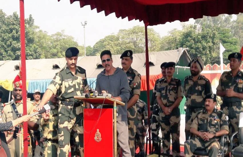 kshay kumar, akshay kumar bsf, akshay kumar bsf base camp, akshay kumar soldier, akshay kumar army, akshay kumar patriotic films, akshay kumar rustom, airlift, rustom, baby, holiday, akshay kumar films, akshay kumar toilet ek prem katha, akshay kumar jolly llb seque