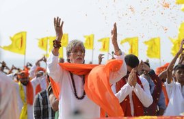 amitabh bachchan, sarkar 3, photos, sarkar 3 amitabh bachchan photos, amitabh bachchan sarkar 3 look, ganesh aarti in sarkar 3, ganesh aarti, siddhivinayak temple, sarkar 3 release date, sarkar 3 teaser, sarkar 3 trailer, yami gautam movie, jackie shroff movie, entertainment news in hindi