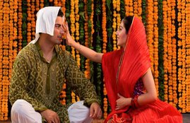 bhaiya dooj, bhai dooj, Bhai Dooj 2016, bhaiya dooj outfit ideas, Sari to Sherwani, sari bhai dooj, bhai dooj saari, saari bhai dooj, bhai dooj puja vidhi, bhai dooj subh muhurat, bhai dooj news, bhai dooj vrat katha, lifestyle news