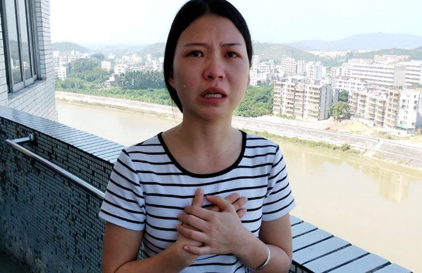 girl sell her body, social media, treatment, China, Cao Mengyuan, medical bills