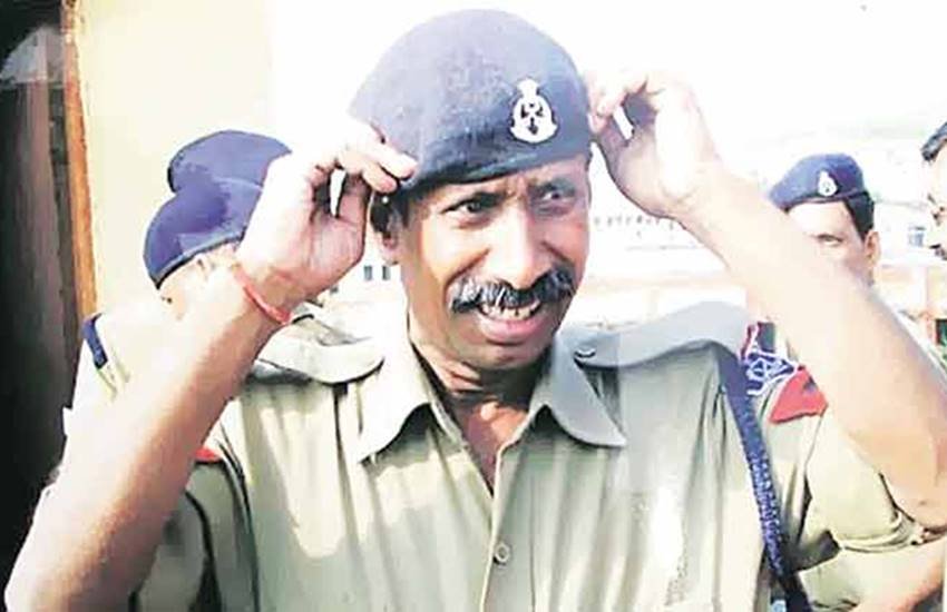 57 वर्षीय यादव की कुछ साल पहले ही बाइपास सर्जरी की गई थी और वह 2 साल बाद 2019 में रिटायर होने वाले थे।