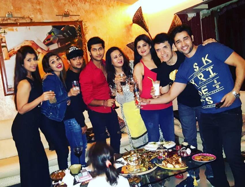 karan sharma, tiaara kaar, indion idol, poonam dhillon