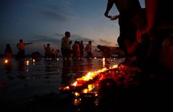 कार्तिक पूर्णिमा 2016: इस दिन पूजा करने से मिलता है जन्मों का पुण्य, पढ़ें क्या है इसकी कहानी