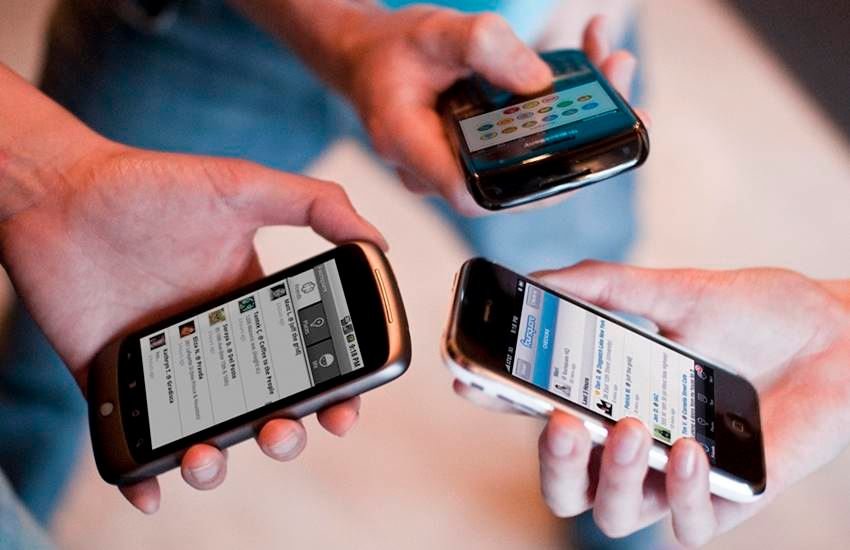 रिलायंस जियो के मार्केट में उतरने के बाद से लगभग सभी टेलिकॉम कंपनियों को अपने डेटा पैक के दामों में कटौती करनी पड़ी। 