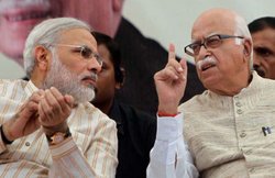 अडवाणी की अलोचना के बाद ट्विटर पर भी उड़ा सरकार का मजाक, AdvaniSlapsModi कर रहा था ट्रैंड