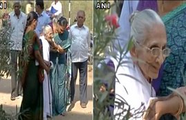 Heeraben Modi, PM Modi, Modi mother