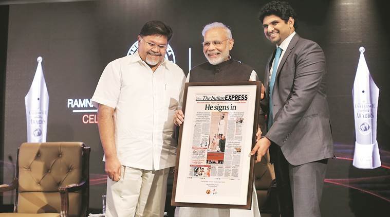 विवेक गोएंका और अनंत गोएंका के साथ पीएम मोदी 