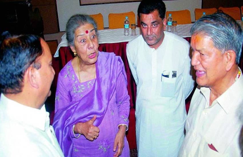 अंबिका सोनी और हरीश रावत की आपस में तकरार