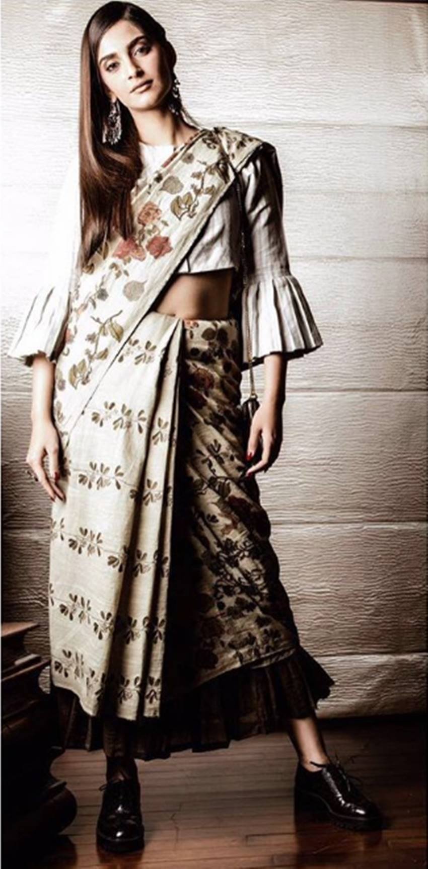 sonam kapoor, bollywood, fashionista, saree