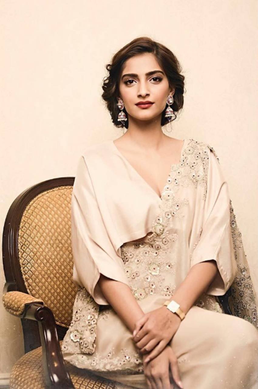Sonam Kapoor, Sonam Kapoor photos, Sonam Kapoor pics, Sonam Kapoor photoshoot, Sonam Kapoor hot pics, Sonam Kapoor bikini pics, Sonam Kapoor pictures, Sonam Kapoor images, photos Sonam Kapoor, Sonam Kapoor instagram pics, Sonam Kapoor facebook pics, Sonam Kapoor instagram pictures, Sonam Kapoor movies, Sonam Kapoor news in hindi, सोनम कपूर, सोनम कपूर फोटो, actress Sonam Kapoor photos, Bollywood news in hindi, entertainment news