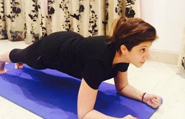 Virendra Sehwag, Virendra Sehwag wife, virendra sehwag tweets, Yoga, Virendra Sehwag tweets his wife photo on twitter, twitter, cricket