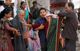 women-crying-patna-indore-express-accident-november-2016-pti