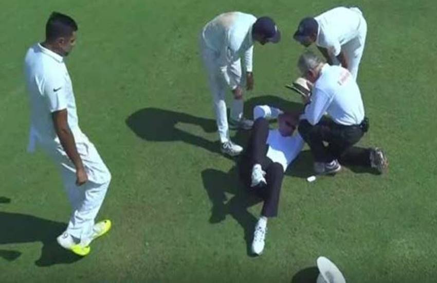 Mumbai test Match, India vs England, Paul Refel, Bhuvneshwar Kumar, Injury, Head Injury, Umpire Paul Refel Injured, Paul Refel Head Injury, Wankhede Test Match, India vs England Test Series 2016, Fourth Test Match Between India and England