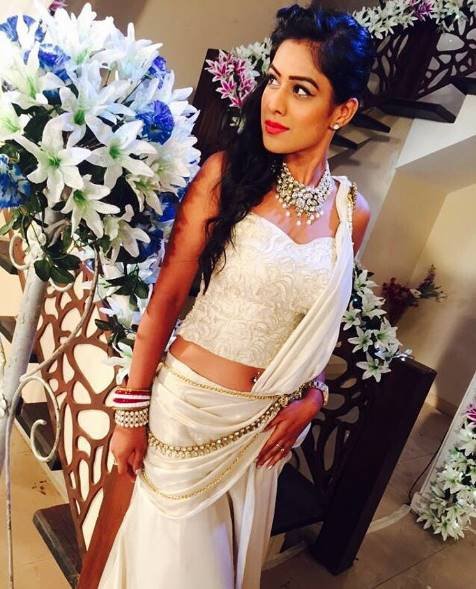 निया शर्मा स्माल स्क्रीन की सेक्सिएस्ट डीवा हैं। हाल ही में वह Top 50 Sexiest Asian women की लिस्ट में तीसरे नंबर पर आई थीं।
