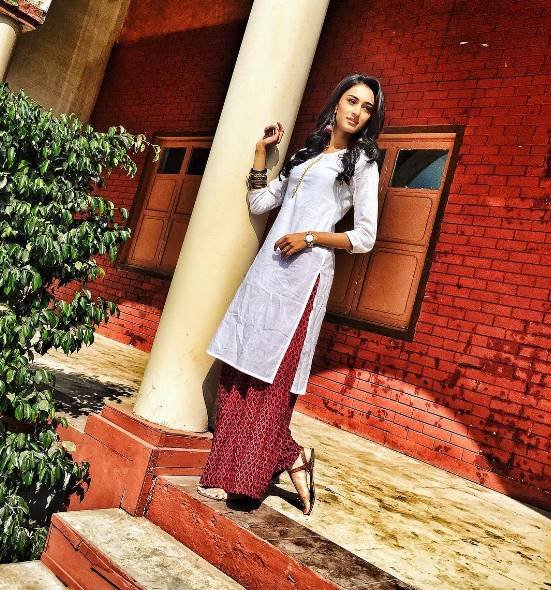 एरिका फर्नांडिस एक इंडियन फिल्म एक्ट्रेस हैं जो हिंदी, तमिल और तेलुगु फिल्मों में काम कर चुकी हैं।