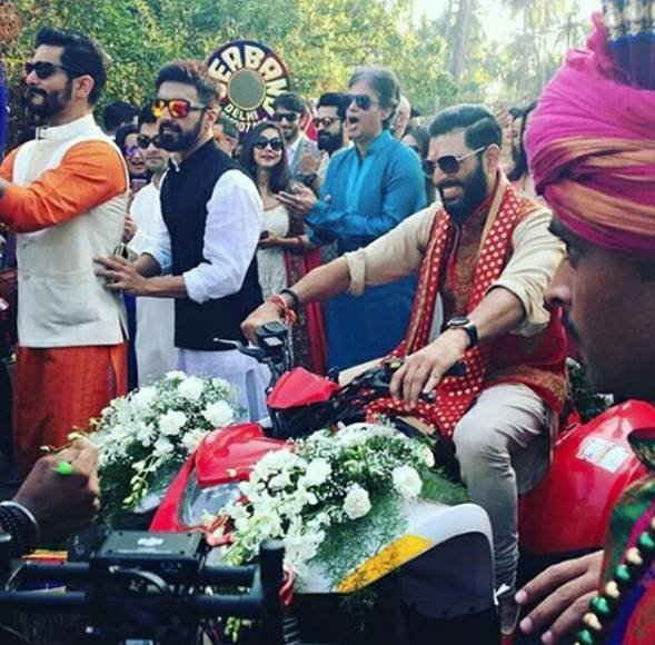 युवराज यहां घोड़ी की जगह 4*4 ATV में बैठकर बारात लेकर पहुंचे।