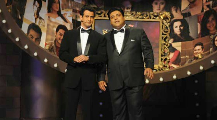 रॉनित रॉय और राम कपूर चौथे नंबर हैं। यह एक एपिसोड का 1.25 लाख रुपए लेते हैं।