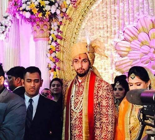 शादी की रस्में गुरुग्राम में एक ग्रैंड तरीके से पूरी की गईं।