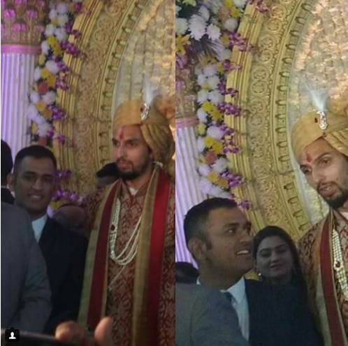 इशांत शर्मा के साथ तस्वीर क्लिक करवाने पहुंचे धोनी।