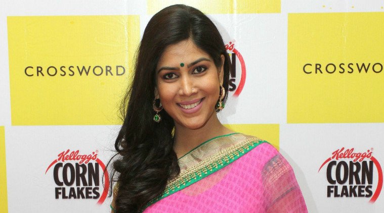 साक्षी तंवर एक एपिसोड के लिए 80 हाजर रुपए लेती हैं।