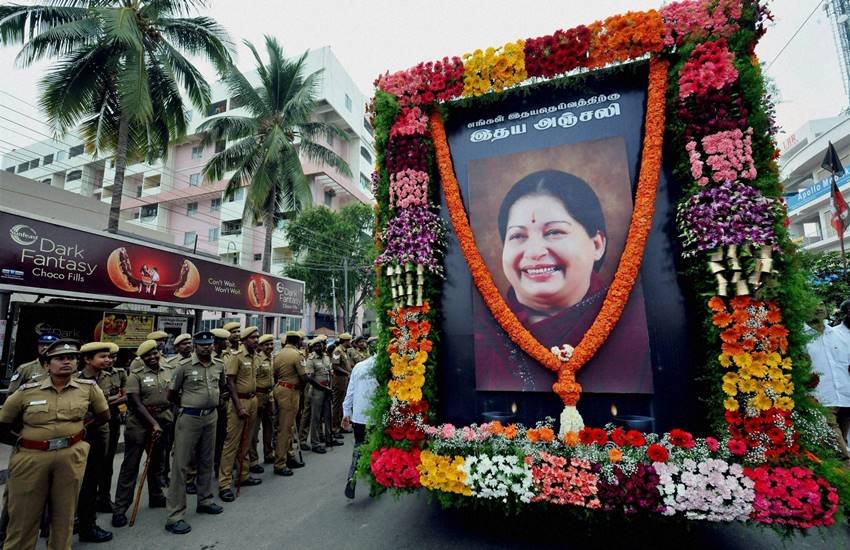 Jayalalithaa, Jayalalithaa's Death, AIADMK, Jayalalithaa Family, Sasikala natarajan, Tamilnadu, Jayalalithaa Death Mystery, India, Jansatta