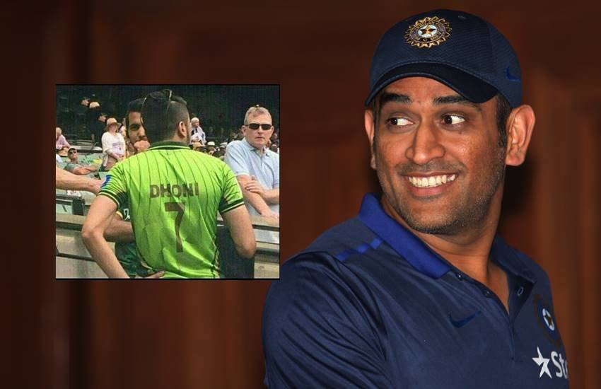 Aus-Pak Test, AUS vs PAK, MS Dhoni, Pakistani Fan, Dhoni Fans Pakistan, MCG, Melbourne Cricket Ground, Pakistan cricket team, Cricket, Fun Moments, Sports, India, Jansatta Aus-Pak Test, AUS vs PAK, MS Dhoni, Pakistani Fan, Dhoni Fans Pakistan, MCG, Melbourne Cricket Ground, Pakistan cricket team, Cricket, Fun Moments, Sports, India, Jansatta