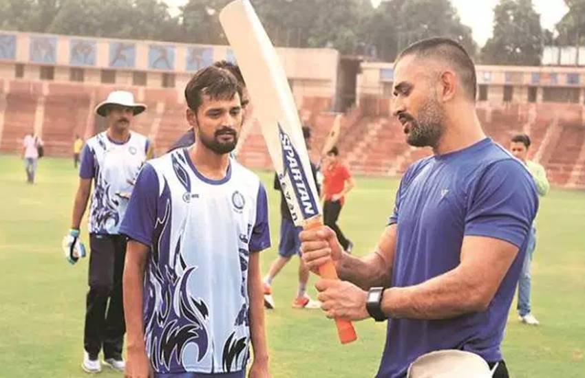 Jharkhand Ranji Team, Jharkhand Enters into Ranji Semi Final, Mahendra Singh Dhoni, Dhoni Mentoring Jharkhand Ranji Team, Cricket News, Sports News, Indian Skipper MS Dhoni, MS Dhoni as Mentor Jharkhand Ranji Team, Jharkhand Enters into Ranji Semi Final, Mahendra Singh Dhoni, Dhoni Mentoring Jharkhand Ranji Team, Cricket News, Sports News, Indian Skipper MS Dhoni, MS Dhoni as Mentor