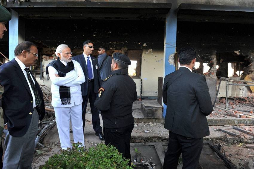 Narendra Modi, Narendra Modi 2016, Modi In 2016, Modi In 2016 Pics, Narendra Modi YearEnder 2016, Narendra Modi Foreign Trips, Modi In US, World, India, Jansatta