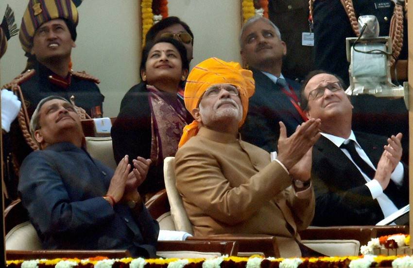 Narendra Modi, Narendra Modi 2016, Modi In 2016, Modi In 2016 Pics, Narendra Modi YearEnder 2016, Narendra Modi Foreign Trips, Modi In US, World, India, Jansatta